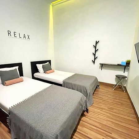 Room Ijen Hostel Баньюванги Экстерьер фото