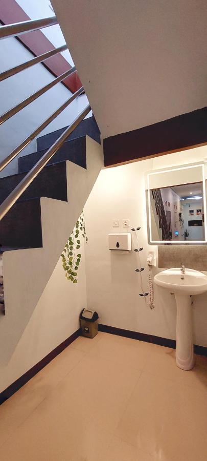 Room Ijen Hostel Баньюванги Экстерьер фото