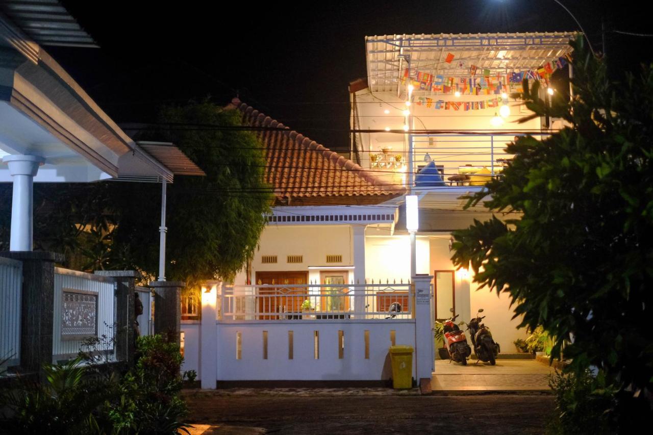 Room Ijen Hostel Баньюванги Экстерьер фото