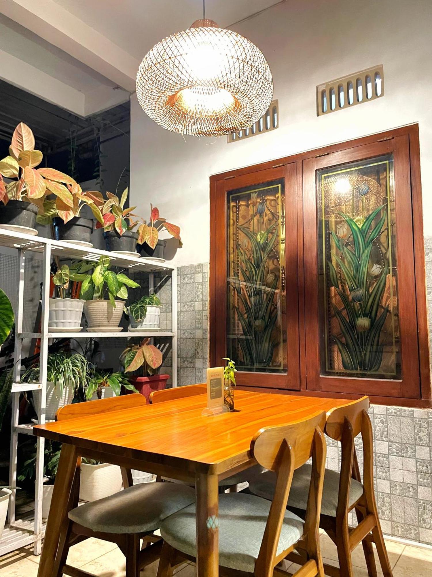 Room Ijen Hostel Баньюванги Экстерьер фото