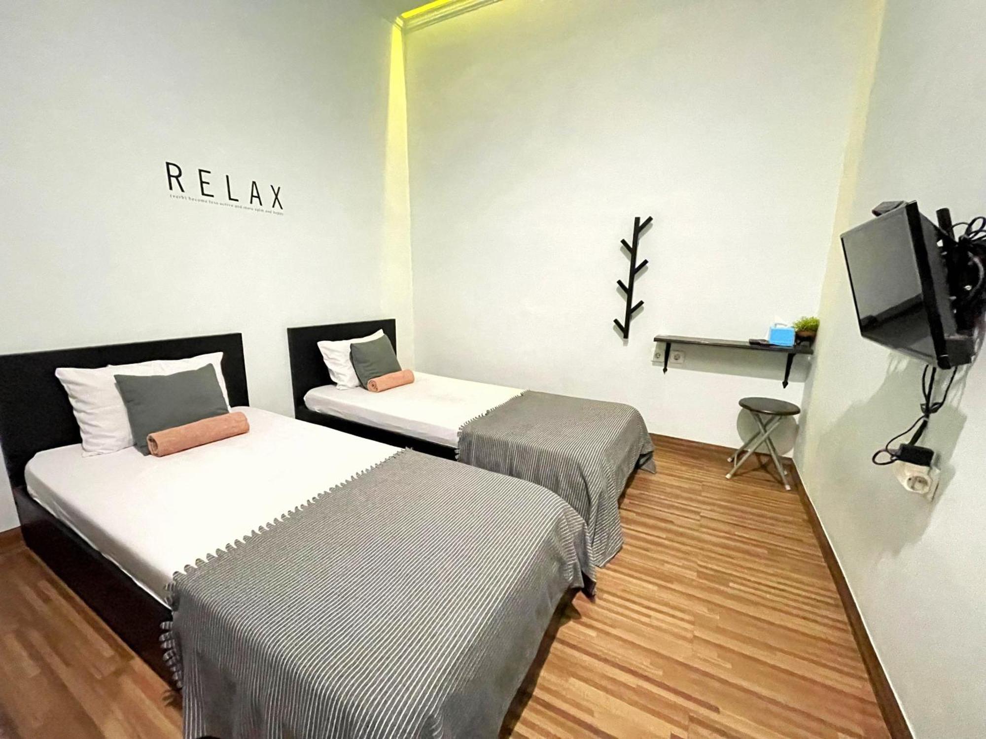 Room Ijen Hostel Баньюванги Экстерьер фото