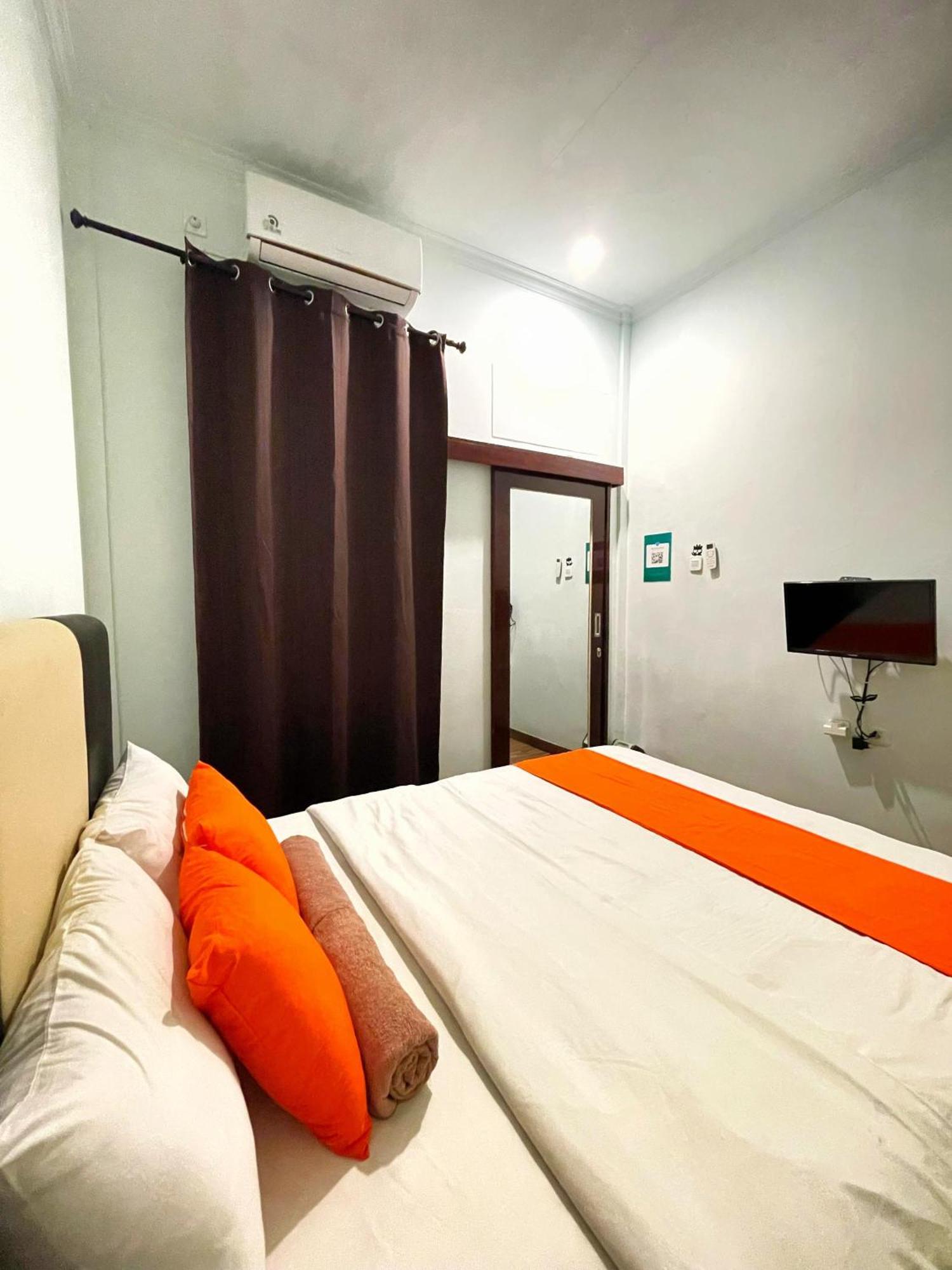 Room Ijen Hostel Баньюванги Экстерьер фото